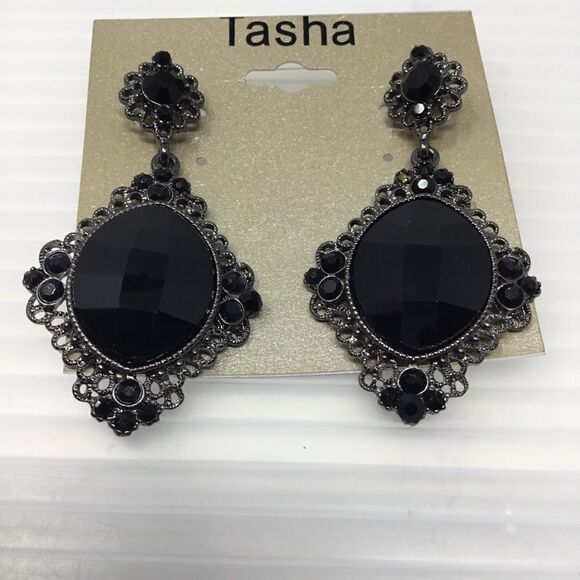 Tasha ‘Vintage’ Crystal Drop Earrings (G1) - Picture 1 of 6